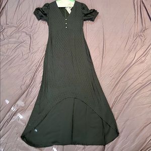 Express midi high-low puff sleeves w button detail. NWT XXS